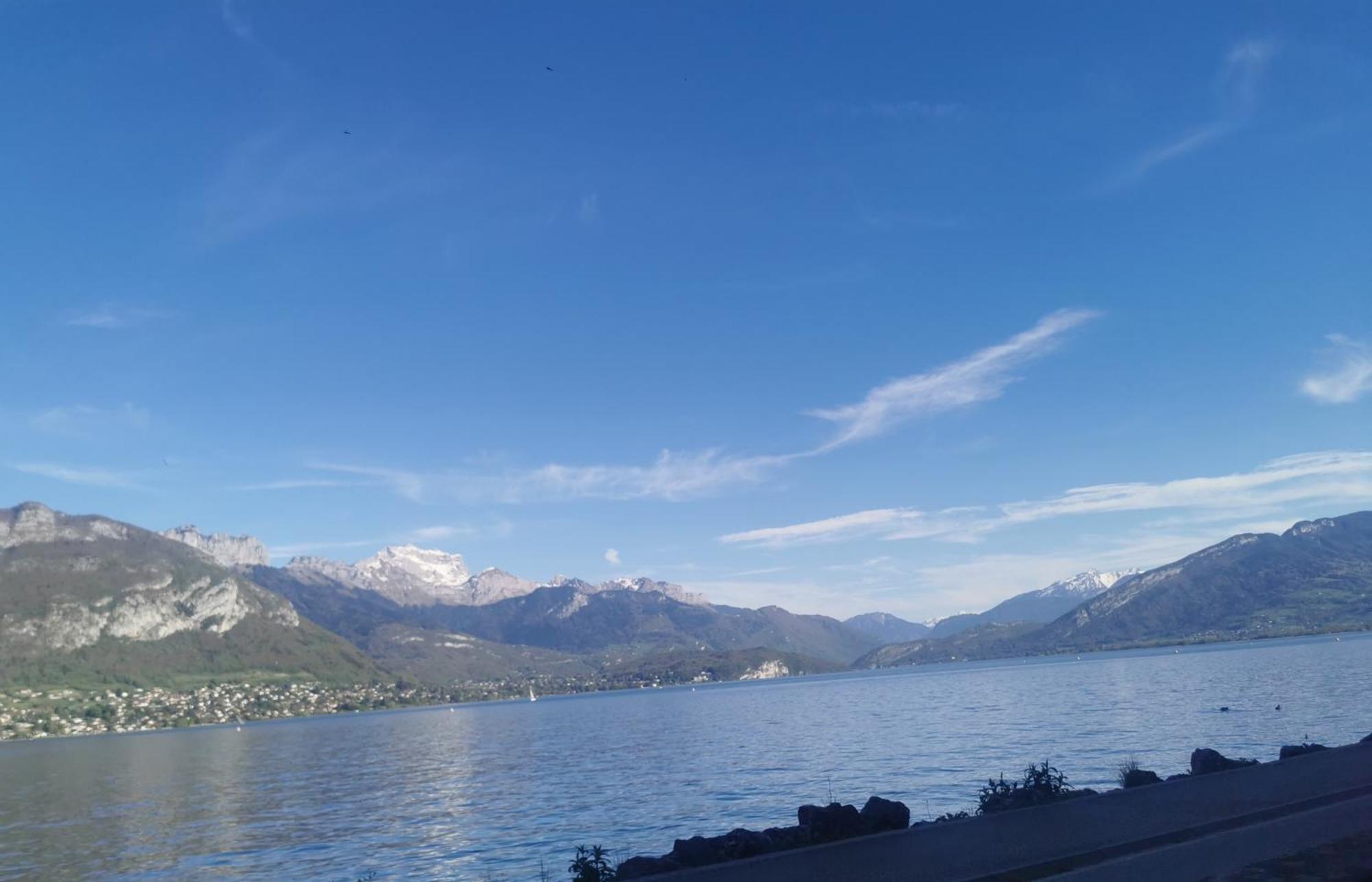 Charmant Appartement A 1 Minute Du Lac อานซี ภายนอก รูปภาพ